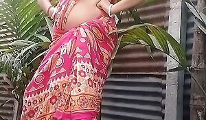 Bengali Desi Bhabhi Outdoor Chudai Devar Ke Saath red Saree main (Official Video By Villagesex91 )