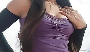 Indian girl show his boobs exposed to video call