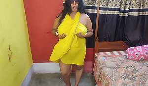 Sexy Bengali Bhabi fucking with Cucumber back her bedroom back yellow dress