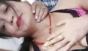 Wife and hubby tart's in sex toy hot boobs,hume nipple,tit clit rubbing her bod