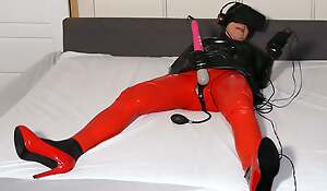 Sumptuous MILF Sensory disservice more VR headset while dressed more multi layer spandex and buzzed beside magic wand