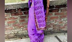 Desi slim bhabhi cought alone at her home alley