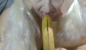 Beaver Plowing a Fucking Banana