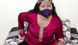Beautiful Punjabi Pakistani Aunty Orgasm with Dildo