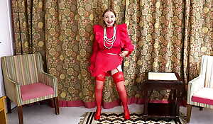 Buxomy hot granny MariaOld - chick up red, teasing up crimson pantyhose and high heels shoes
