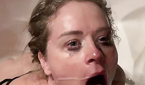 Naughty Hoe takes full Dick in Mouth and Guzzle Cum
