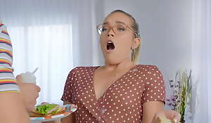 This babe Loves Her Hard-on In The Kitchen / Brazzers episode from zzfull.com/HC