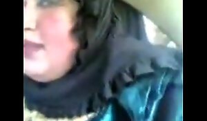 Iraqui Hijab Mature fucking in Car