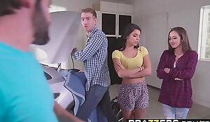 Brazzers - Teens Have a fondness It Big -  Fixer-Upper Daughter Stuffer chapter starring Gina Valentina, Lily Jor