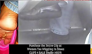 Preview Candid Mature on Bus Deep Toe wiggling Black and White footage